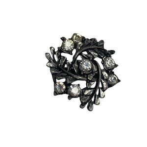 Vintage Clear Rhinestone Wreath Brooch Silver Tone Leaves 1.25”